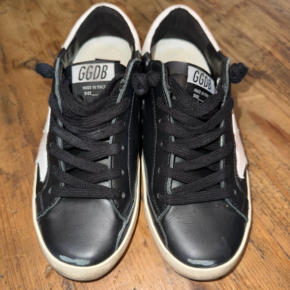 Golden Goose Superstar Size 36 (Women’s 6)